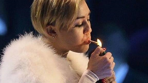 La adorable Miley Cyrus es una de las mayores embajadoras de la marihuana. 