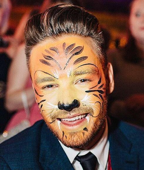 Liam Payne pintado de tigre.