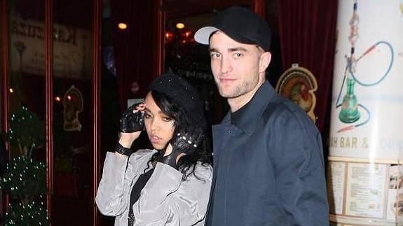 Robert Pattinson y FKA Twigs.