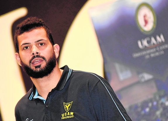 Vitor Faverani, durante su presentación. 