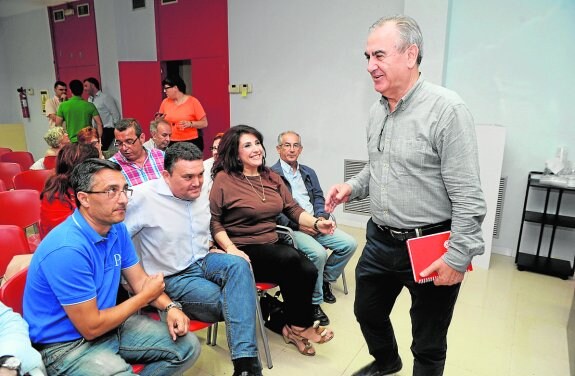 González Tovar -de pie-, al inicio del Consejo Territorial celebrado el pasado mes de junio. 