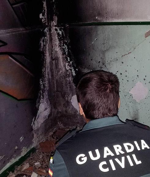 Una de las habitaciones incendiadas. 