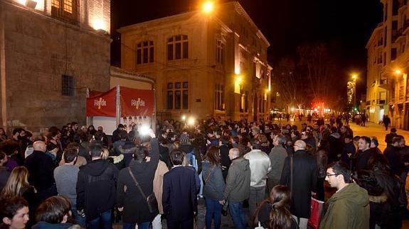 Seguidores de la estrella británica, este jueves, en Murcia. 