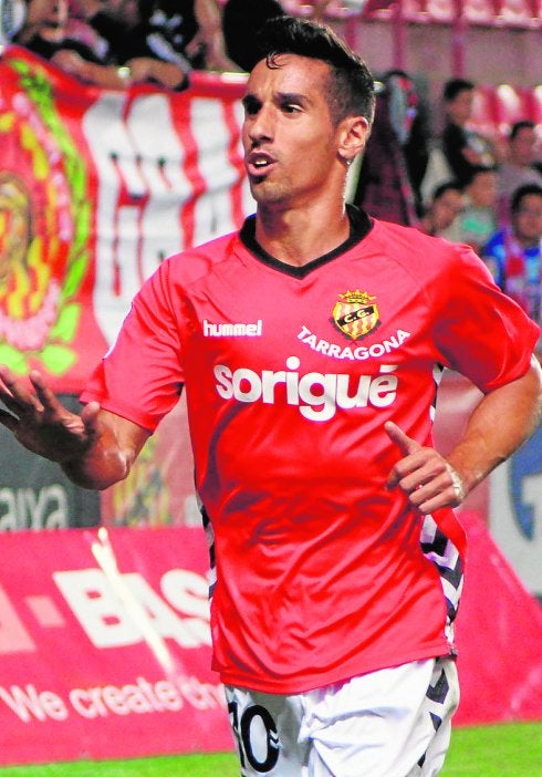 Rayco celebra un gol con el Nástic de Tarragona, esta temporada en Segunda A. 