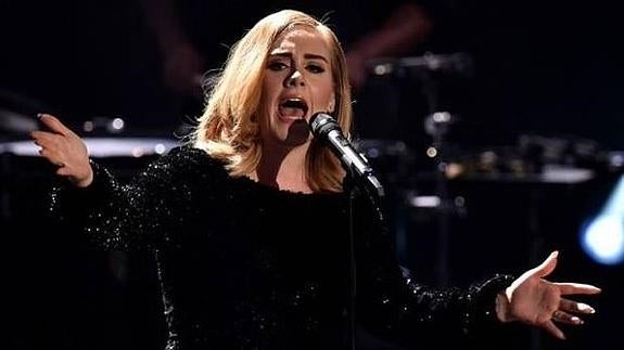 Adele manda un mensaje claro a Donald Trump sobre sus mítines