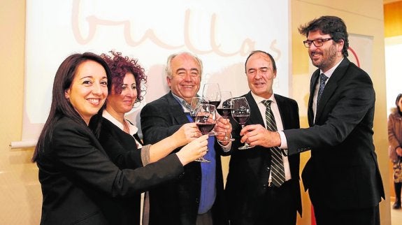Mª Dolores Muñoz, Cándida Marín, Francisco Carreño (presidente de la DOP Bullas), Fulgencio Perez y Fernández-Delgado. 