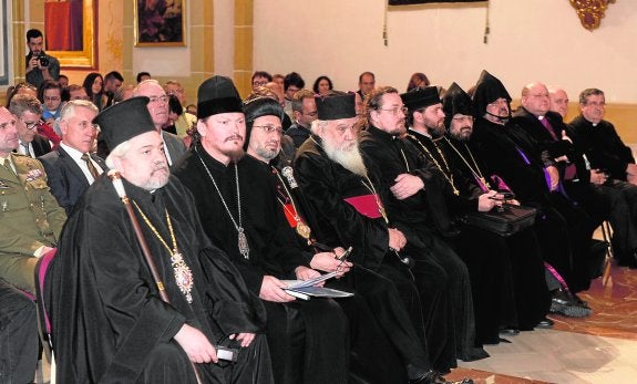 Representantes de distintas confesiones religiosas, ayer, en el congreso de la UCAM. 