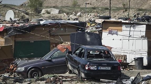 Una familia vende a su hija  de 15 años a un clan rumano por 3.500 euros y 100 botellas de whisky