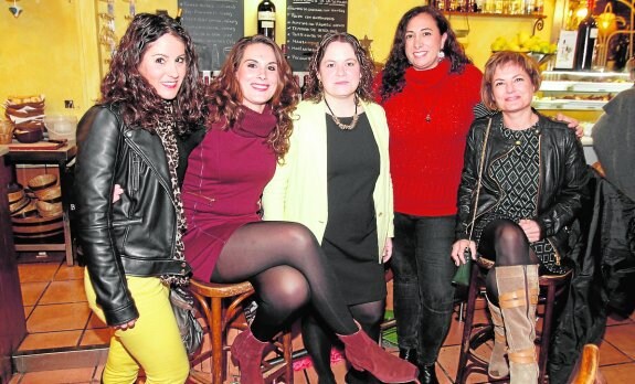 Anabel Martínez, Elena Córdoba, Aida Belmonte, Juana González y Geni Vicente. 