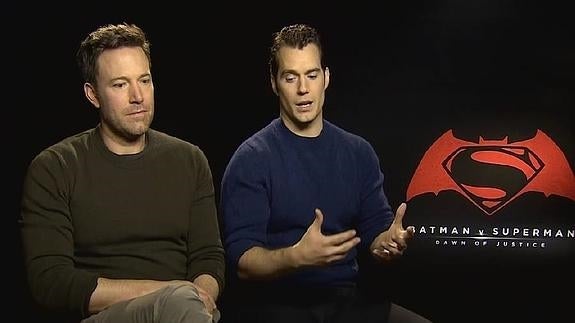 Ben Affleck y Henry Cavill durante una entrevista promocional de su última película, 'Batman vs. Superman'. 