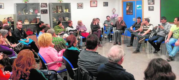 Algunos de los participantes en la asamblea de Cambiemos Molina celebrada el lunes por la noche. 