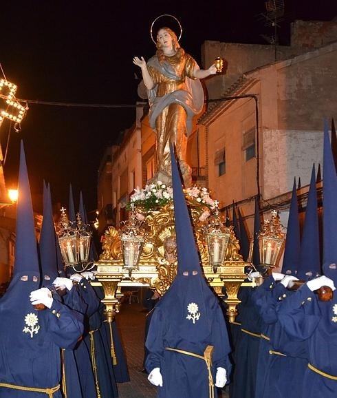 La noche se hace recogimiento en la Procesión del Santo Entierro de Jumilla