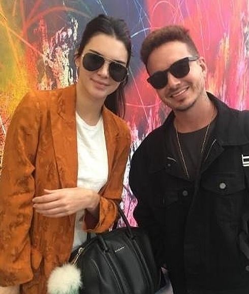 Balvin y Kendall Jenner