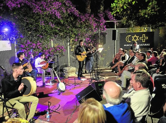 Túa interpretó Cántigas de Santa María en la Noche de los Museos de Murcia. 