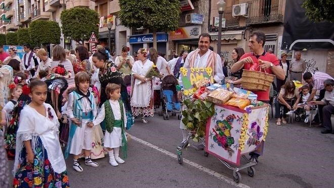 Conciertos, desfile de carrozas, misa huertana y procesión para las Fiestas de Mayo