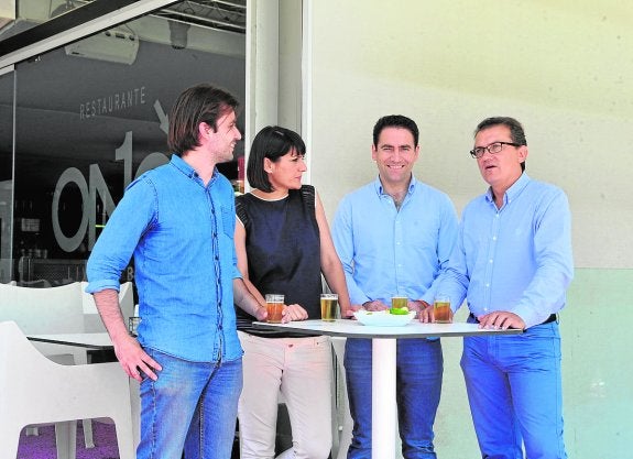 Javier Sánchez, María González, Teodoro García y Miguel Garaulet, juntos dos días antes de las elecciones.