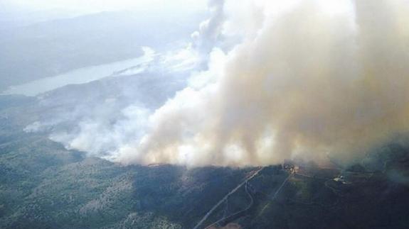 Vista aérea del incendio. 