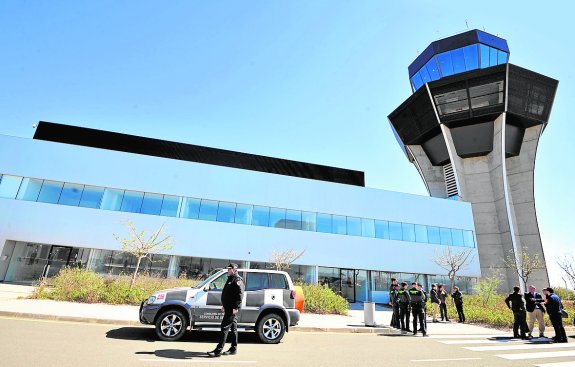 La torre de control del aeropuerto de Corvera. 