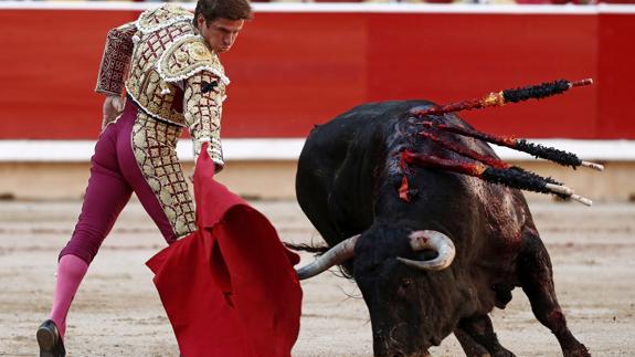 El Juli, durante la faena al primero de su lote.