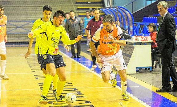 Javi Matía, capitán del Plásticos Romero, en un partido de la última Liga. 