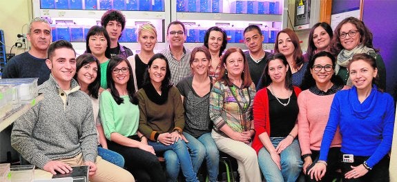 El equipo de jóvenes investigadores liderado por el profesor de la Universidad de Murcia Victoriano Mulero