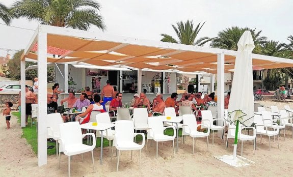 El Milana Playa, frente a la que fue la casa de Paco Rabal.