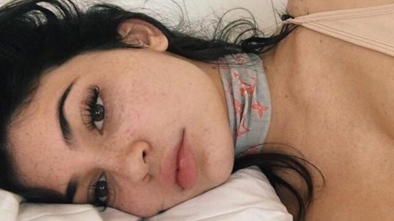 Kylie Jenner posa por primera vez sin maquillaje y es sorprendente