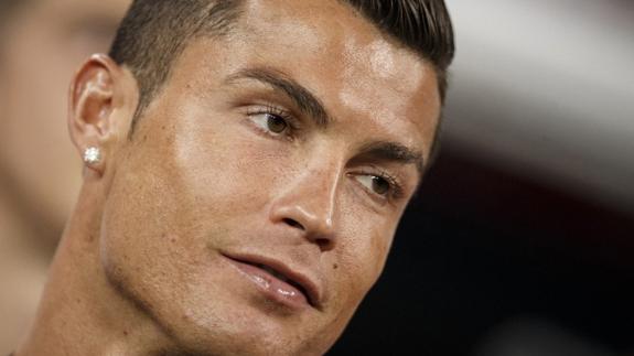 Cristiano Ronaldo podría usar pestañas postizas