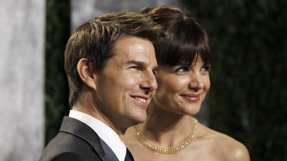 Tom Cruise y Katie Holmes, posando en la gala de Vnaity Fair de los Oscars, allá por 2012, cuando todavía estaban casados. 