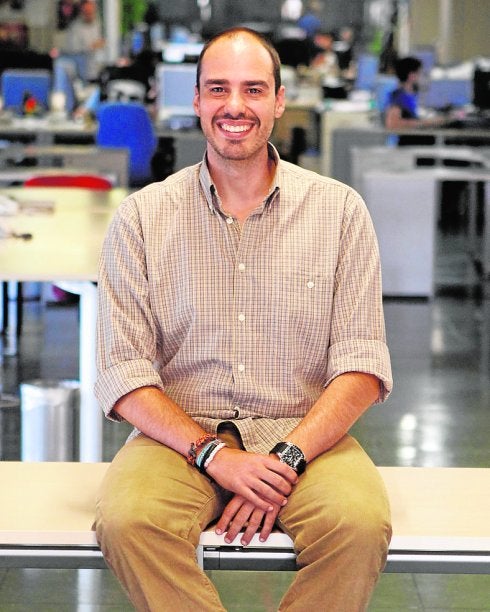 Antonio Pampliega, ayer, en la Redacción de 'La Verdad'.