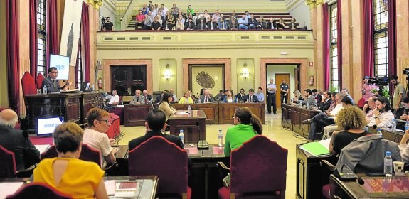 Momento del debate sobre el estado del municipio, celebrado en el Salón de Plenos; no se debatió ninguna moción, y los turnos estaban regulados. 