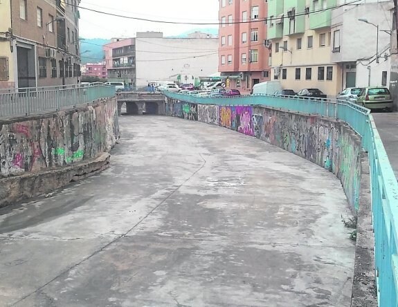 Rambla de El Realejo a su paso por el centro urbano de Cieza.