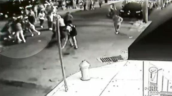 El momento de la agresión capturada en vídeo