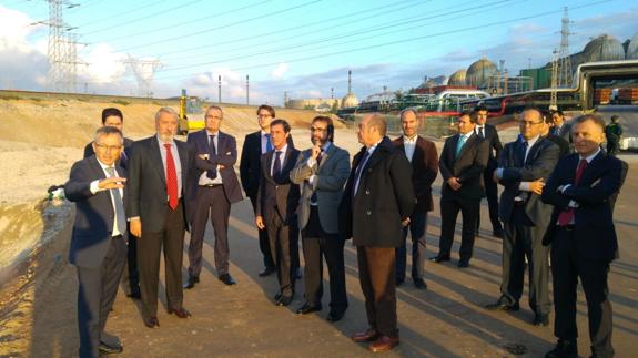 Un momento de la visita a las obras de acceso ferroviario a Escombreras. 