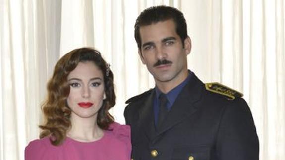 Blanca Suárez y Rubén cortada protagonizan 'Lo que escondían sus ojos'.