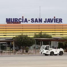 Los vuelos a San Javier vuelven a desviarse al Altet este lunes