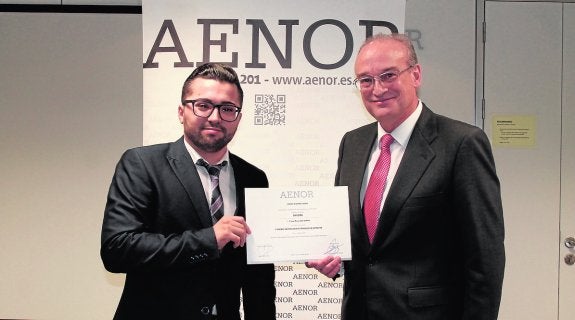 Aenor premia a un alumno de informática
