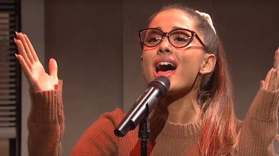 Ariana Grande defiende la sexualidad femenina y condena que la cosificación de la mujer