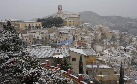 El casco antiguo de Cehegín, cubierto de nieve, este miércoles.