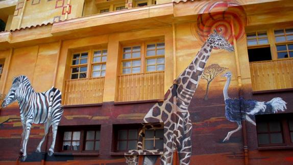 Muere una niña tras ser pateada por su profesor y compañeros por no leer bien