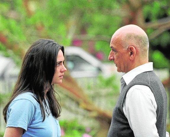 Jennifer Connelly y Ben Kingsley, en una escena de la película 'Casa de arena y niebla'.