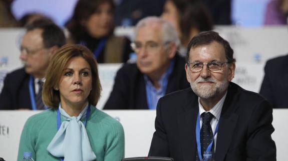 Maria Dolores de Cospedal y Mariano Rajoy durante el XVIII congreso nacional del PP