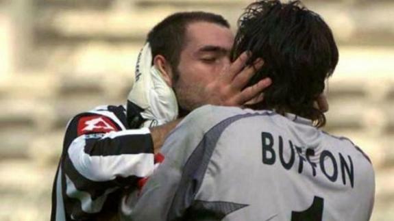 Los besos entre futbolistas más románticos de la historia