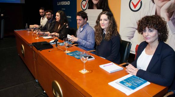 Francisco J. Carretero, José Antonio Ángel, Rebeca Martínez Herrera, Manuel Rafael Elena, Ana Katrina Jensen y Carmen M. Zamora, ayer, durante la mesa redonda.