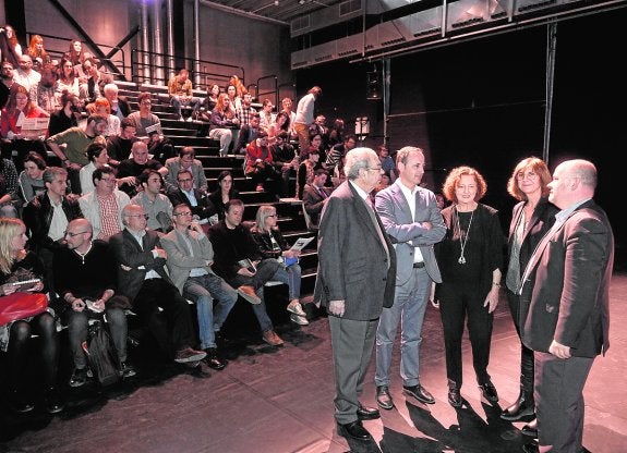 Clemente García, Javier Celdrán, Rosina Gómez-Baeza, Marta López-Briones y Antonio Rubira, ayer en el Centro Párraga presentando la Factoría Cultural Región de Murcia.