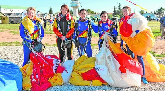 Participantes, ayer, en el campeonato militar. 