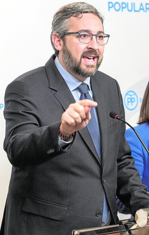 Víctor Manuel Martínez, ayer en la Asamblea. 