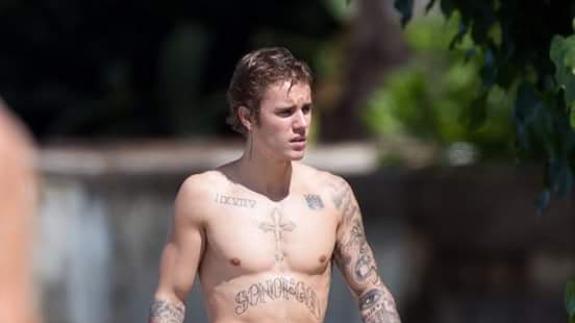 Justin Bieber esquiva la ley en Brasil y recibe el cariño de sus fans