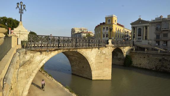 Imagen del Puente Viejo de Murcia. 