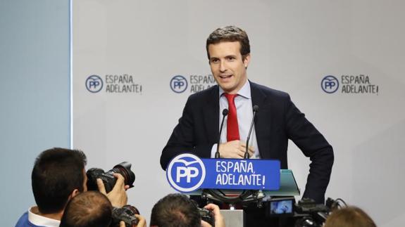 Pablo Casado en rueda de prensa este lunes. 